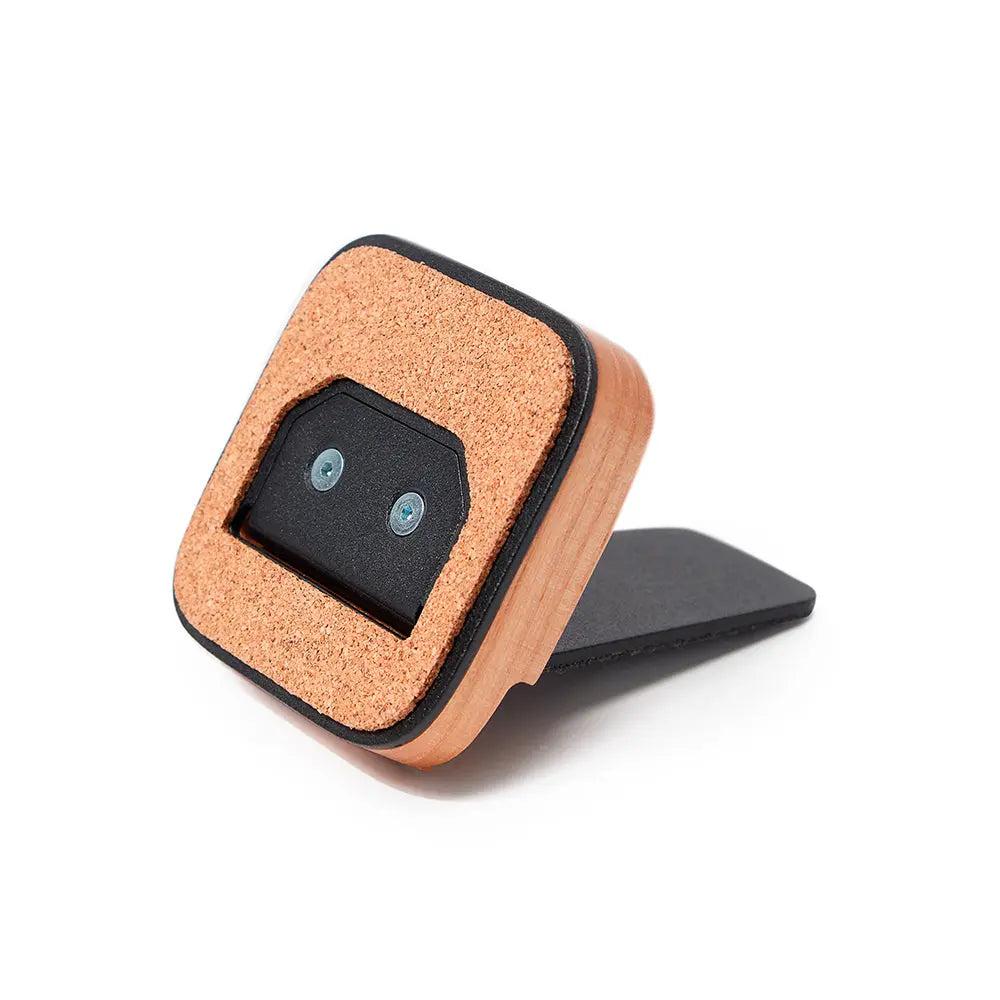 Деревʼяна підставка для телефону PH:ST