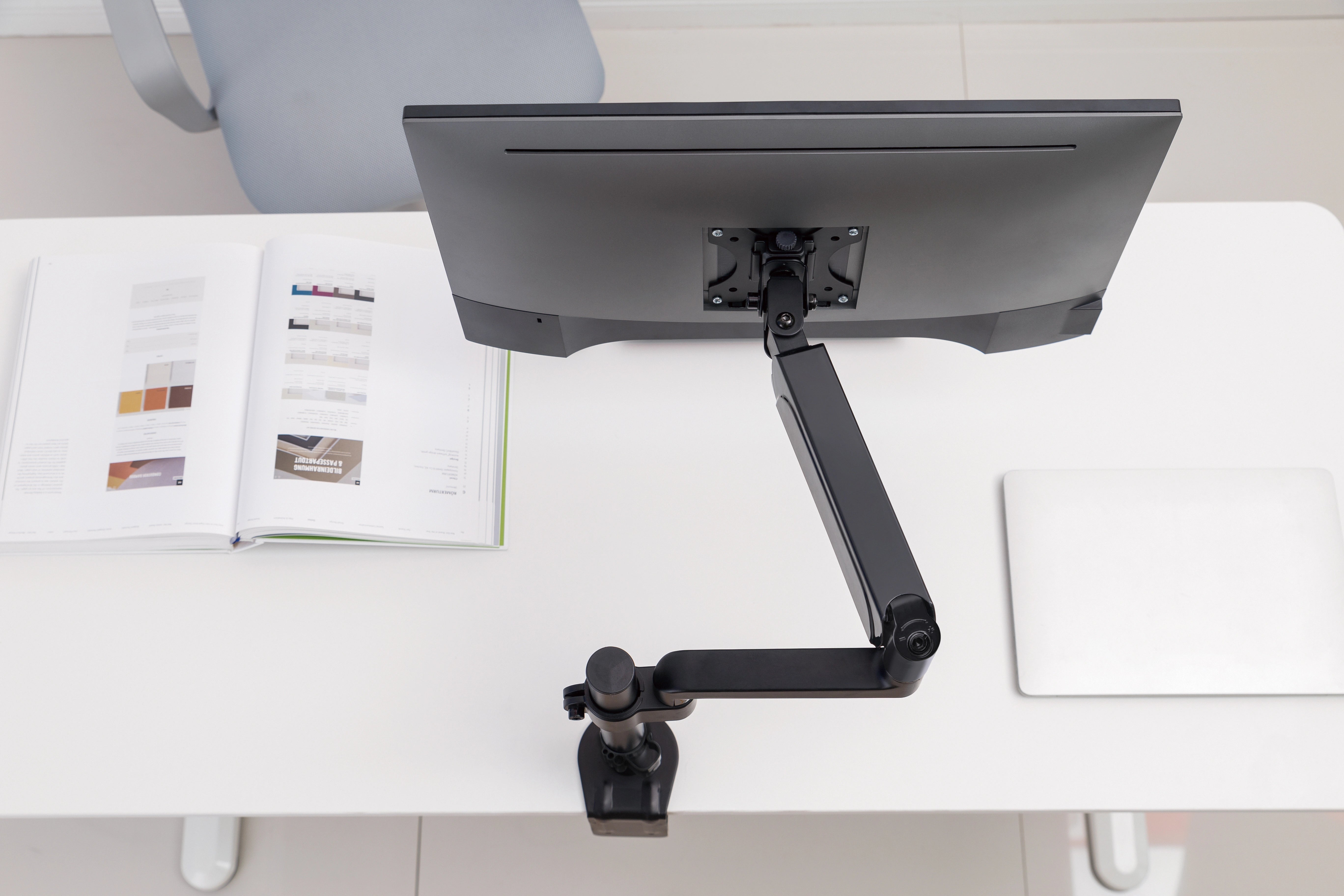 Кронштейн для монітора OfficePro MA721B чорний