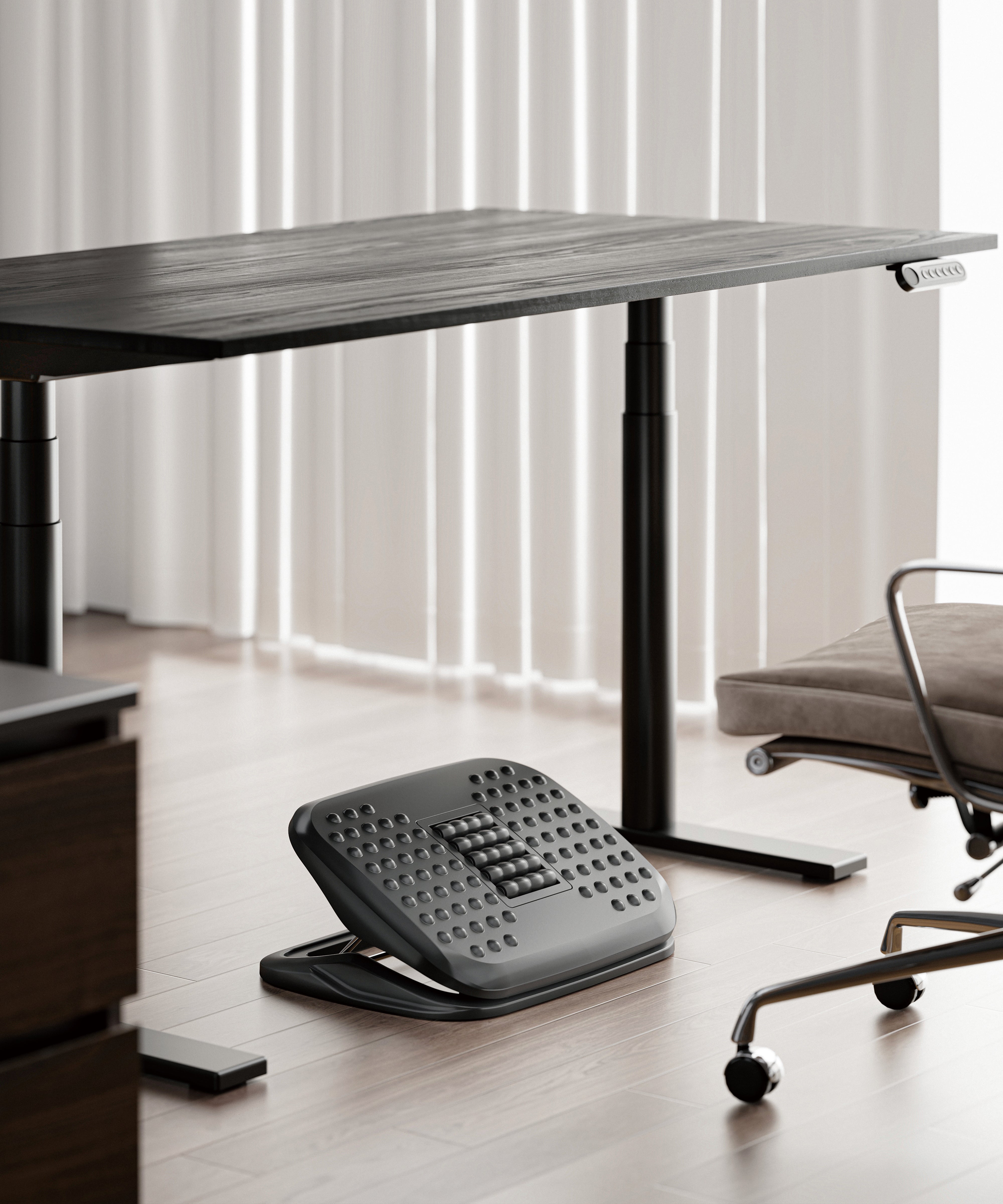 Підставка для ніг OfficePro FR716 під регульованим столом