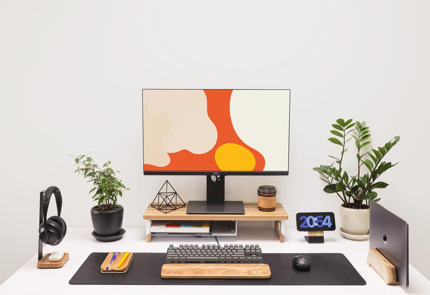 Топ-8 аксесуарів для домашнього офісу в 2026